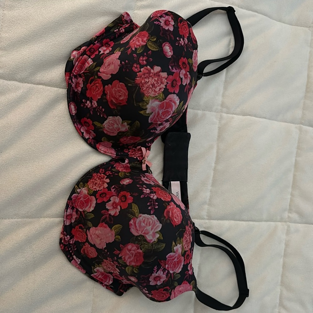 Victoria Secret Body by Victoria 36D bra